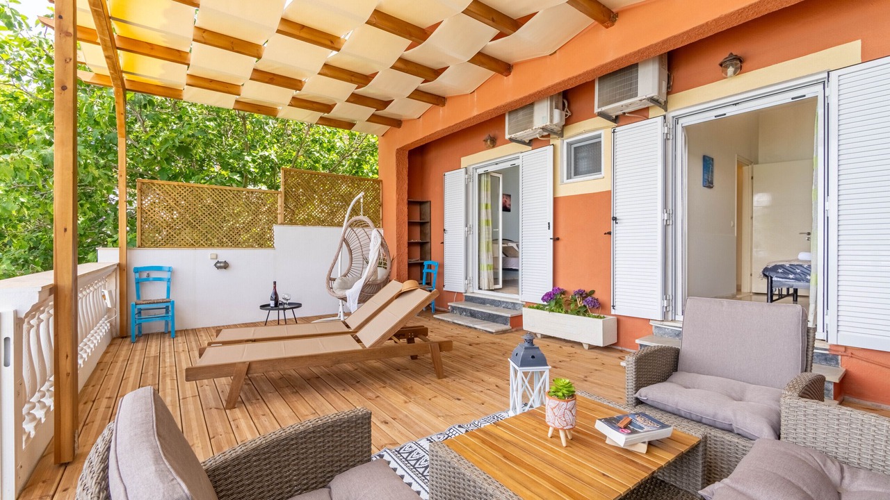 Photo of Patio Balcony in Agia Pelagia Chlomou