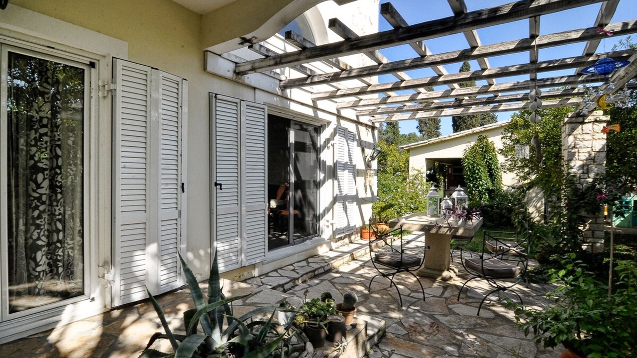 Photo of Patio Balcony in Molos