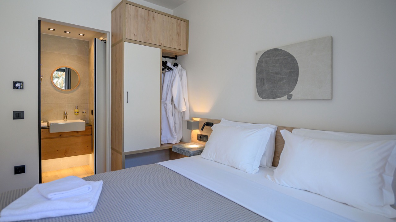 Photo of Bedroom in Lefktron