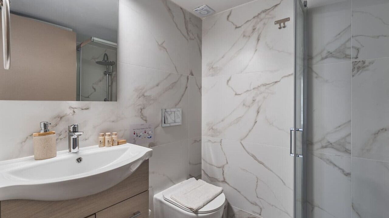 Photo of Bathroom in Alimos