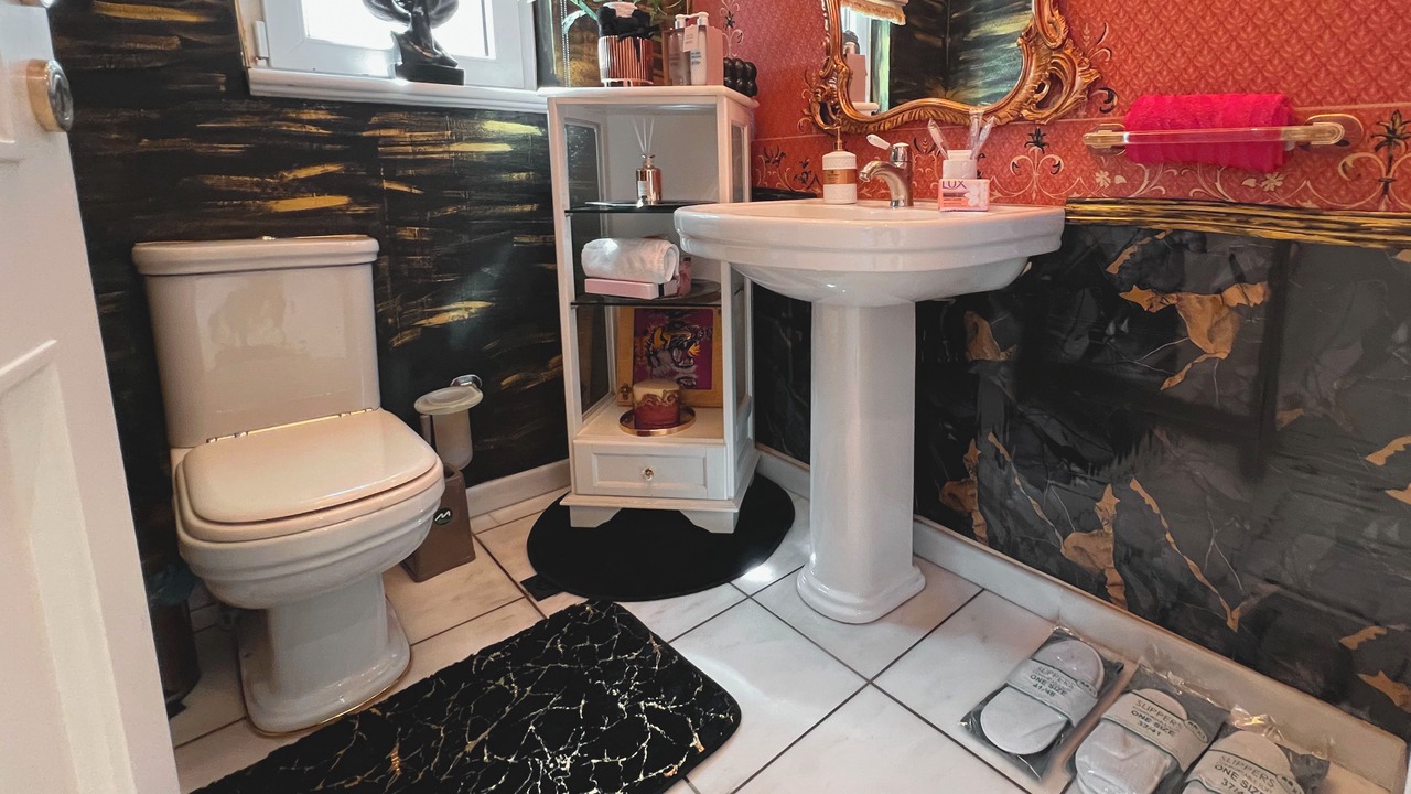 Photo of Bathroom in Alimos