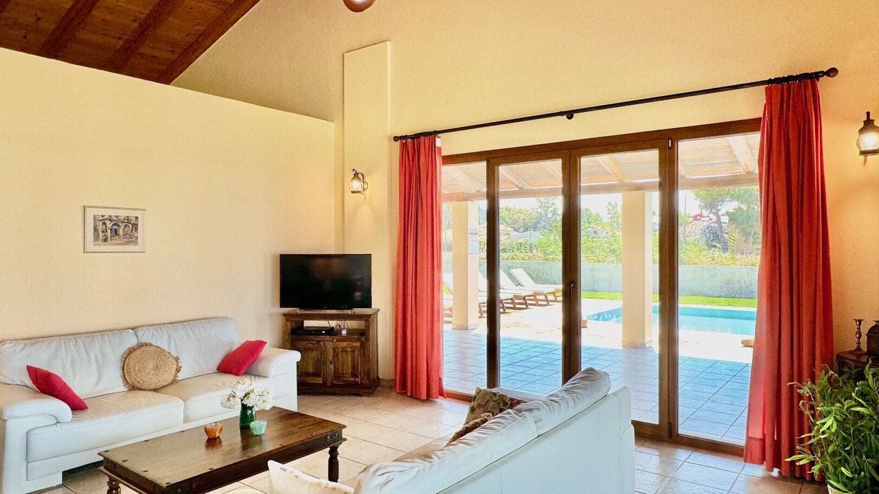 Photo of Livingroom in Acharavi
