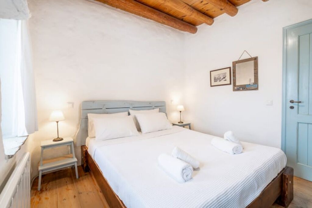 Photo of Bedroom in Apikia
