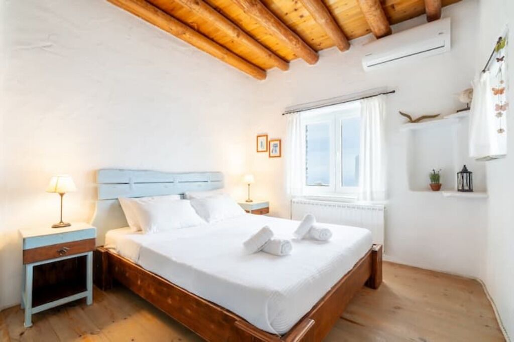 Photo of Bedroom in Apikia