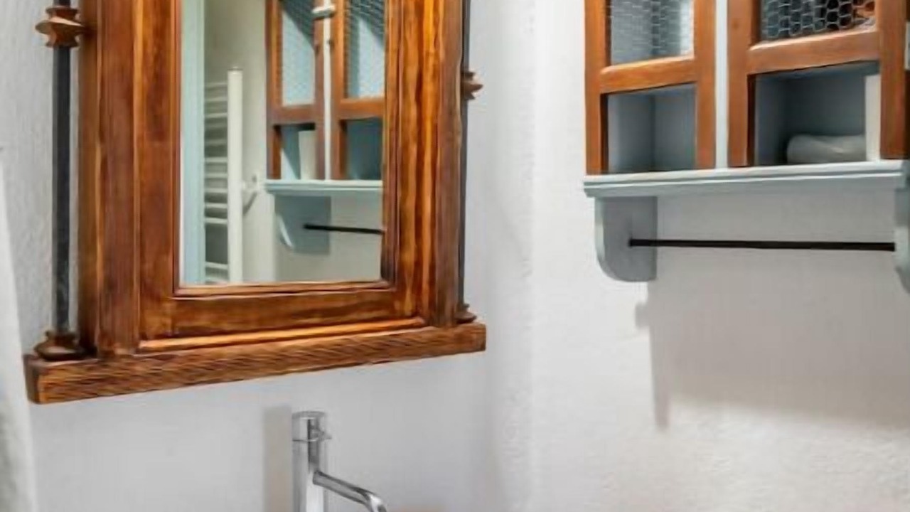 Photo of Bathroom in Apikia