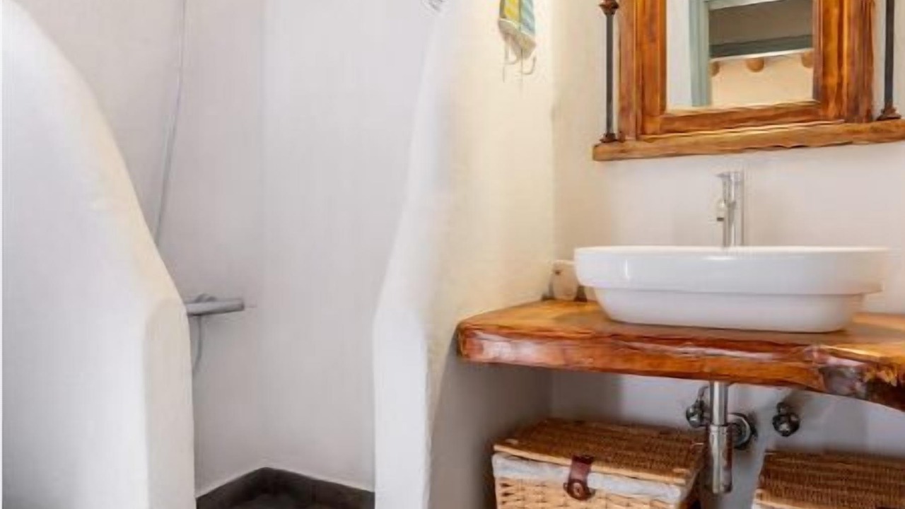 Photo of Bathroom in Apikia