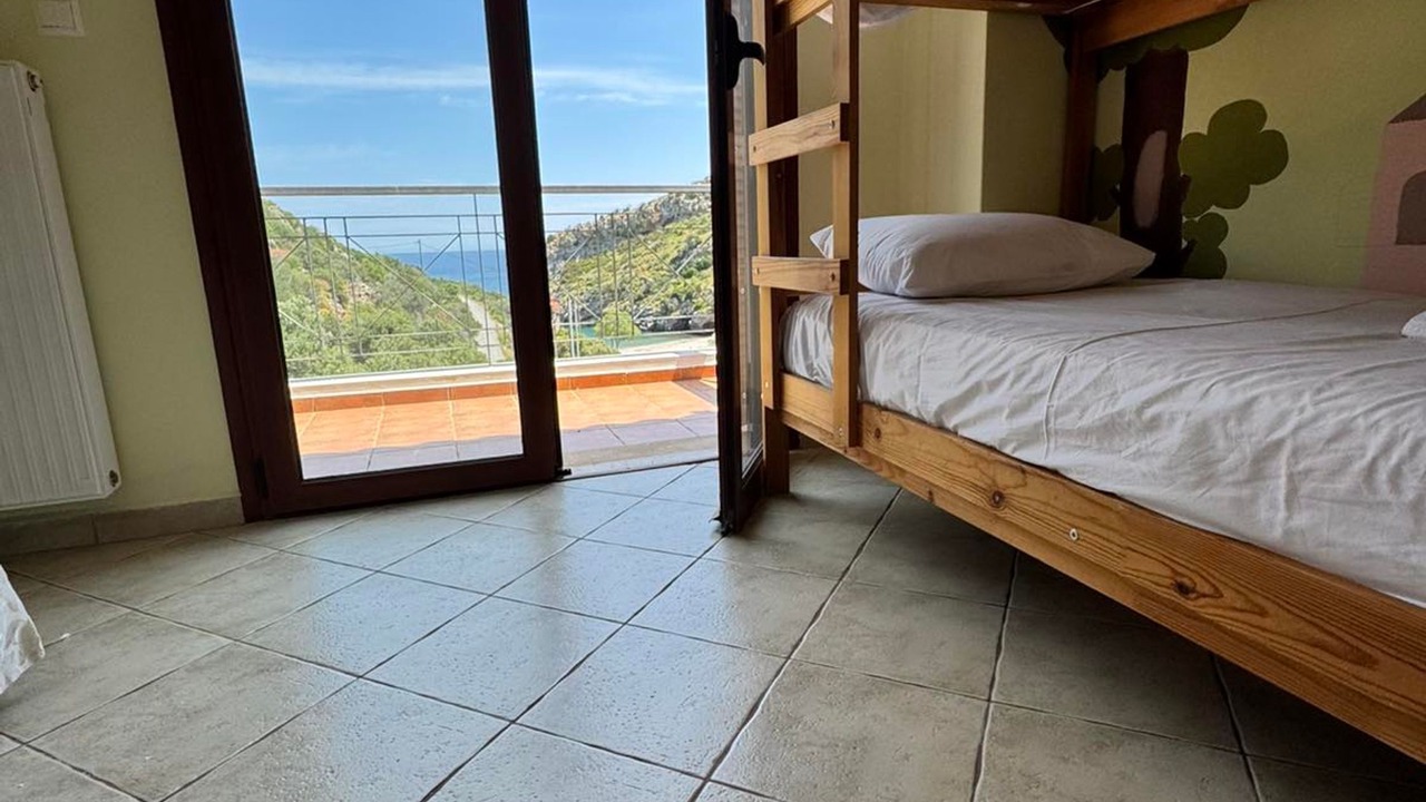 Photo of Bedroom in Steni Dirfyos