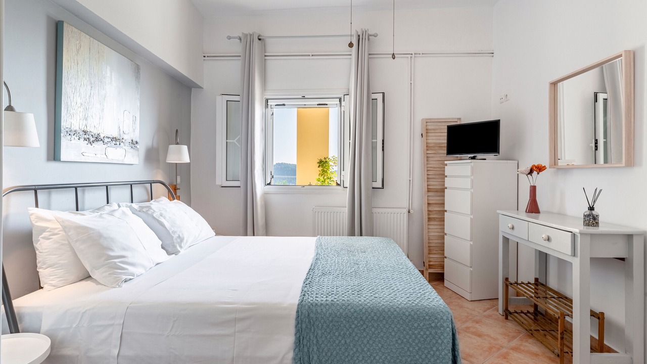 Photo of Bedroom in Benitses