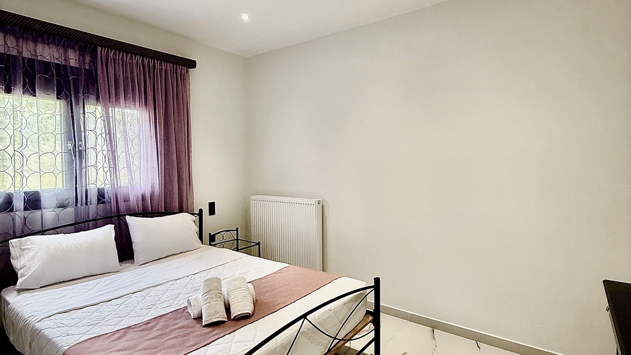 Photo of Bedroom in Parelia