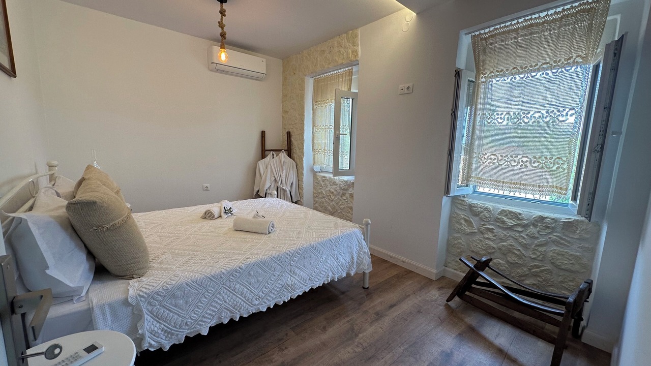 Photo of Bedroom in Esperion