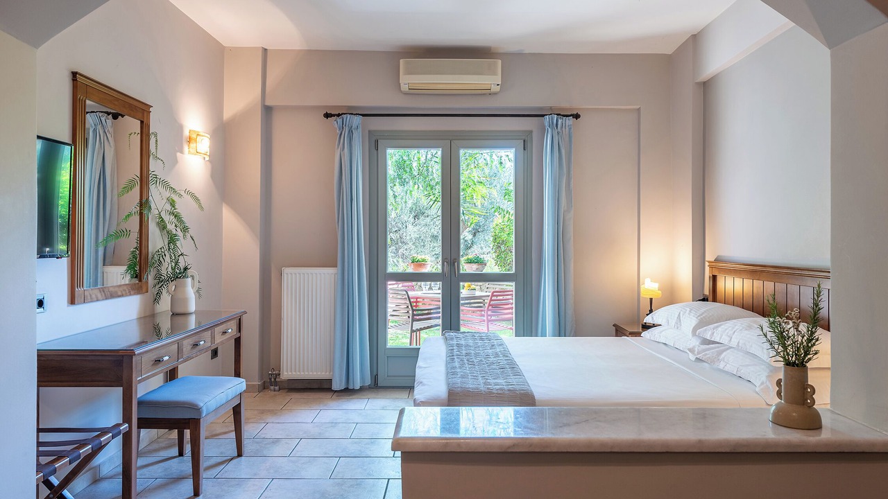 Photo of Bedroom in Longos