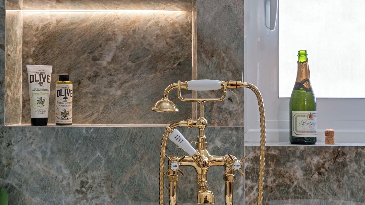 Photo of Bathroom in Exarhia