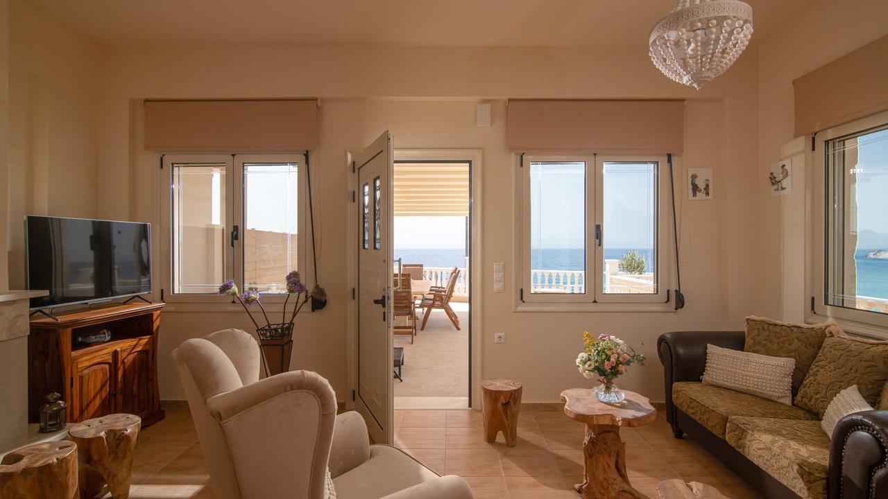 Photo of Livingroom in Minoa Pediada