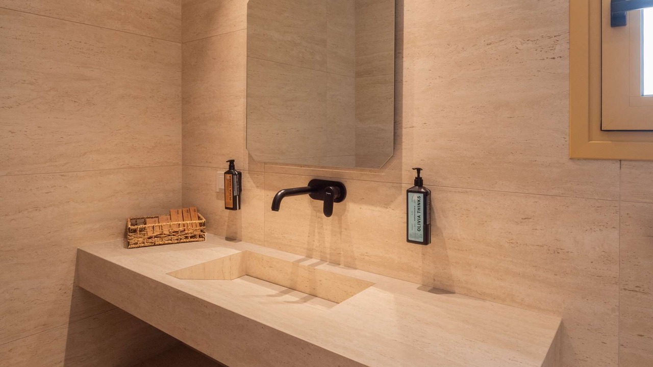 Photo of Bathroom in Tragaki