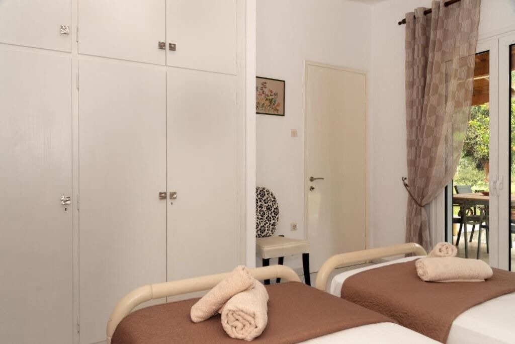 Photo of Bedroom in Molos