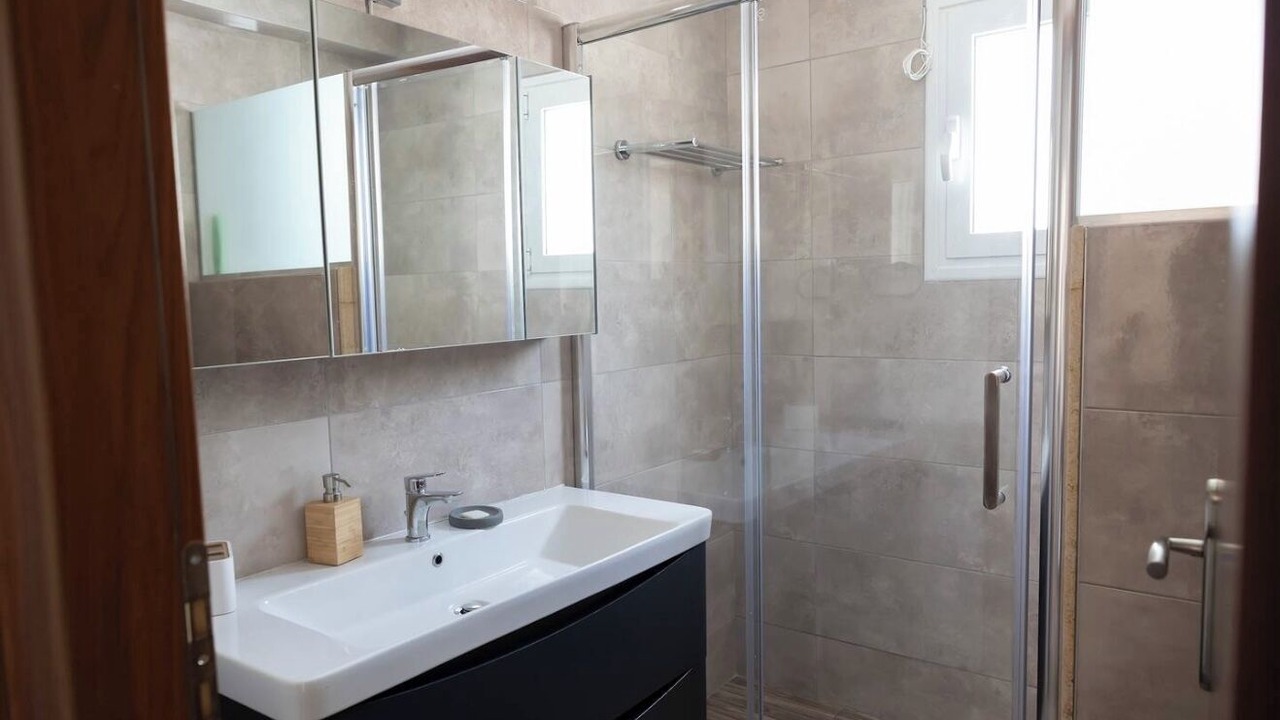 Photo of Bathroom in Saronikos