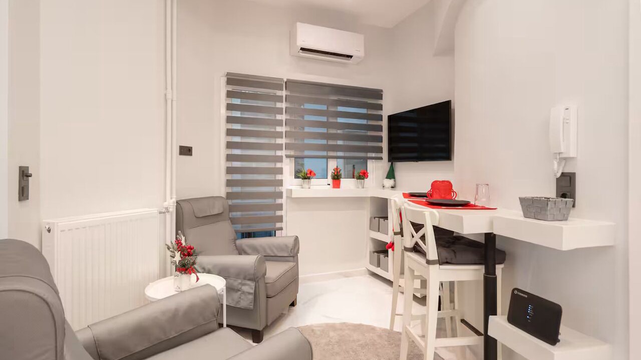 Photo of Livingroom in Exarhia