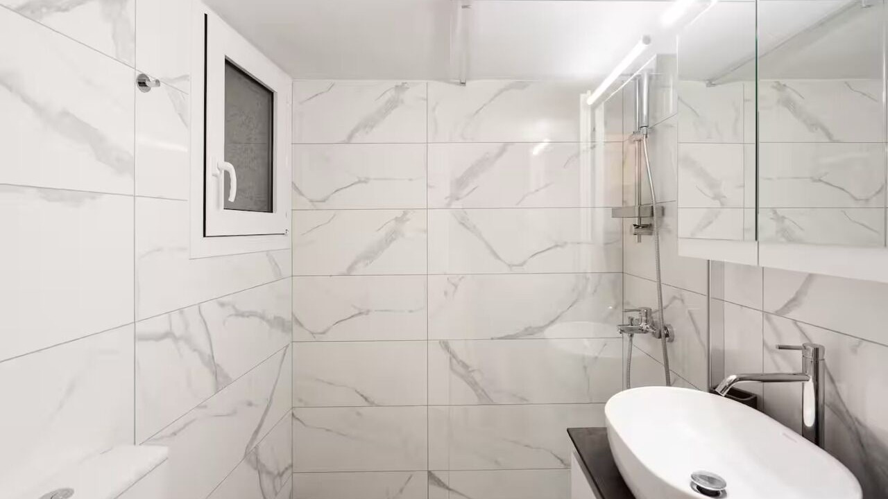 Photo of Bathroom in Exarhia