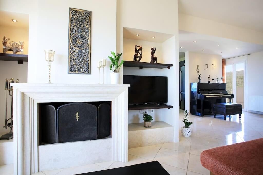Photo of Livingroom in Kokkini Chani