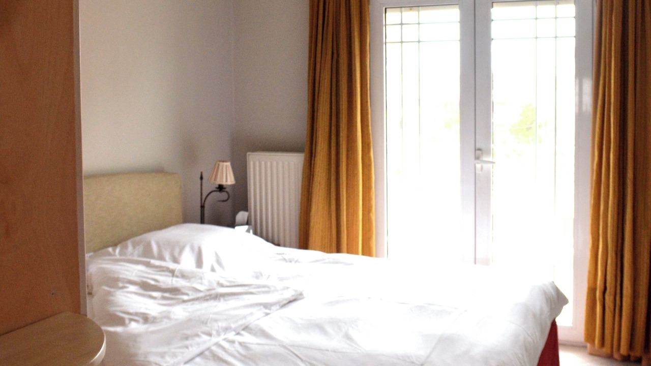 Photo of Bedroom in Drama