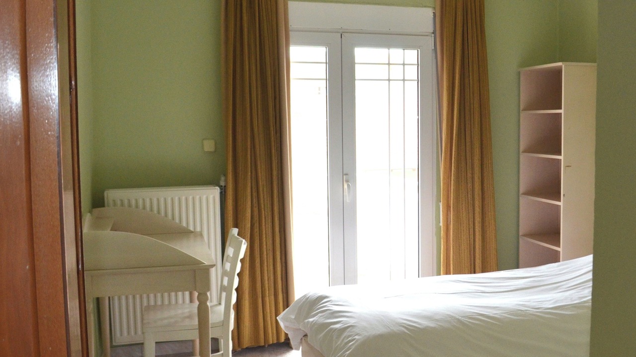 Photo of Bedroom in Drama