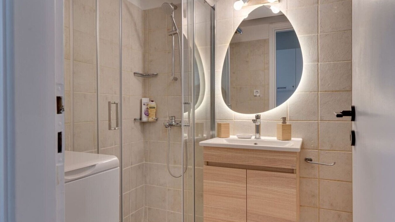 Photo of Bathroom in Mets