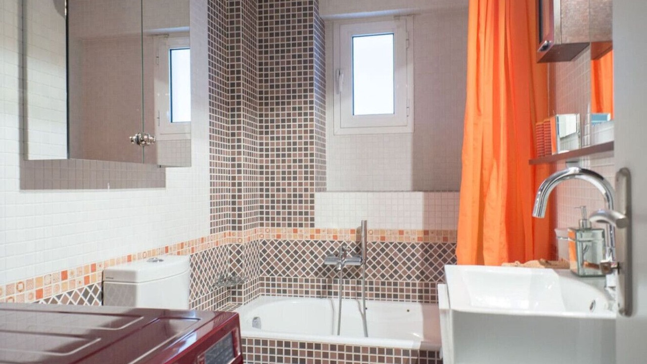 Photo of Bathroom in Galatsi