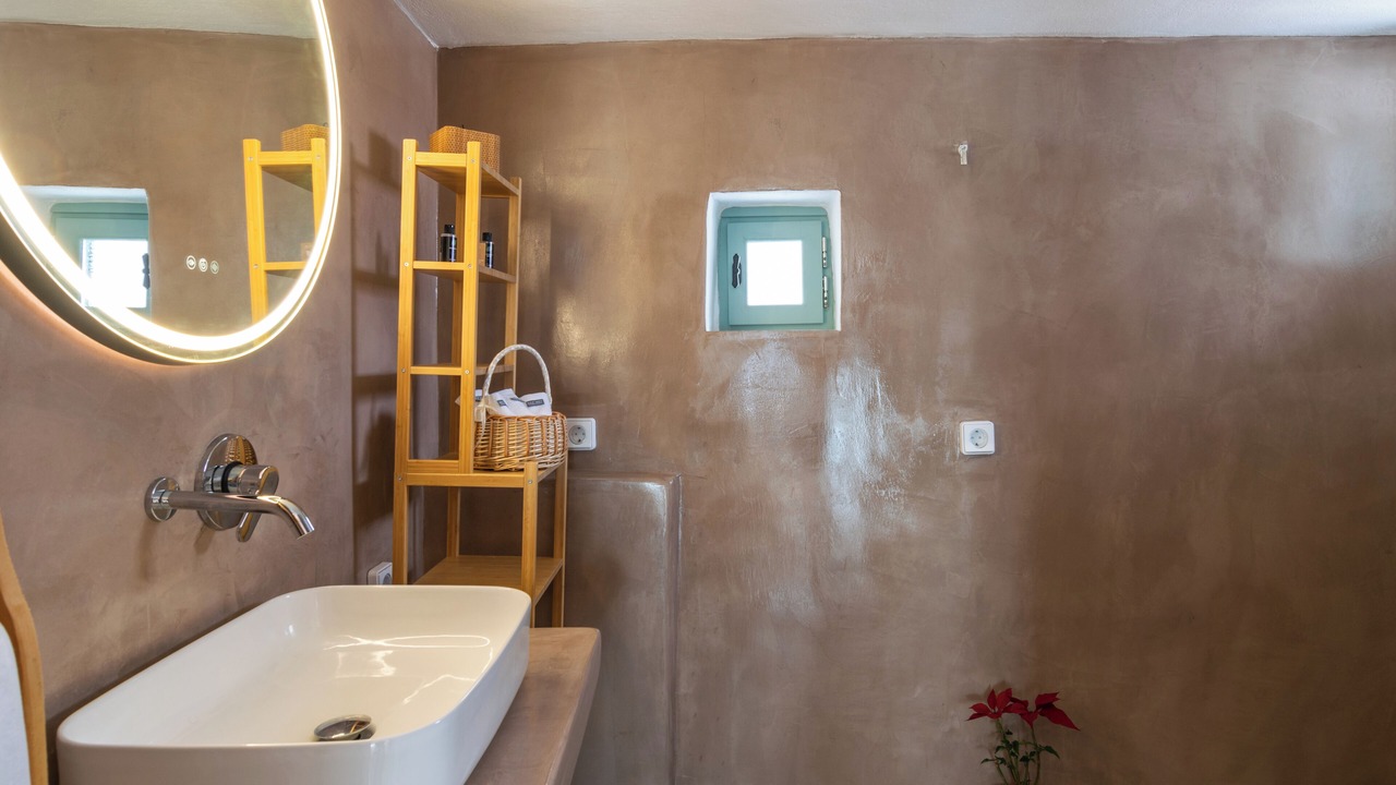 Photo of Bathroom in Tripiti