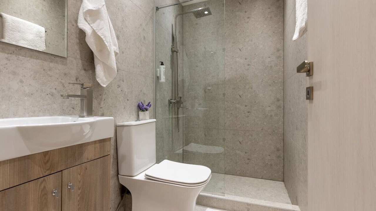 Photo of Bathroom in Ladadika