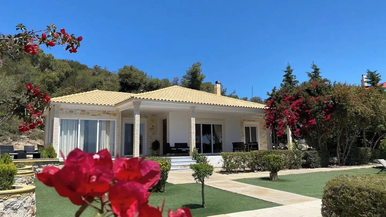 Photo of Outdoor in Limni Vouliagmenis