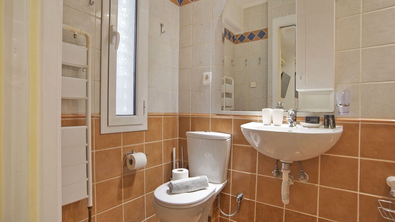 Photo of Bathroom in Plaka