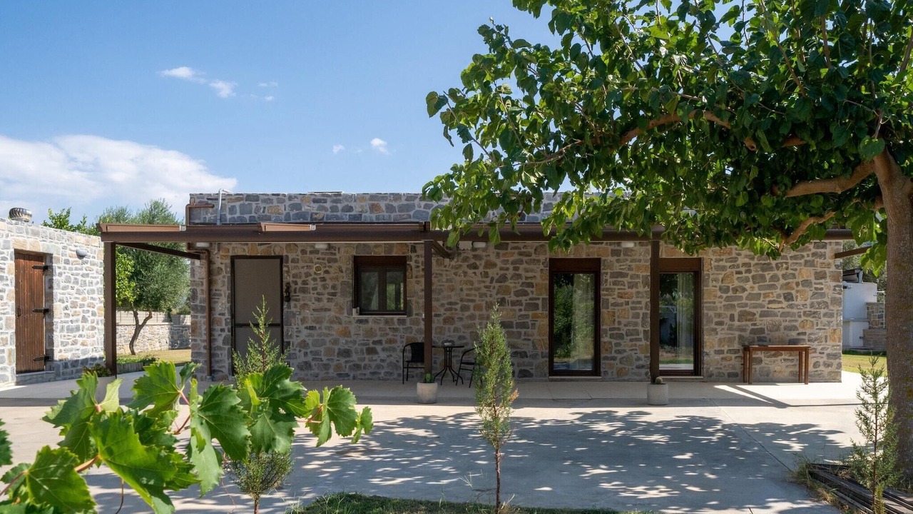 Photo of Outdoor in Monopari