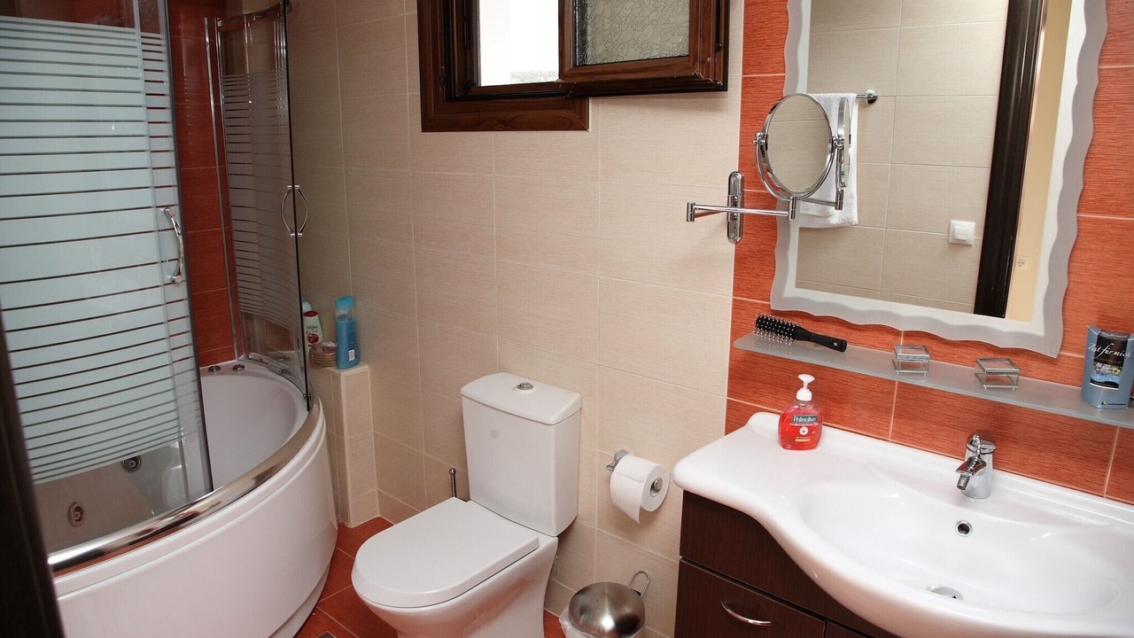 Photo of Bathroom in Skouloufia
