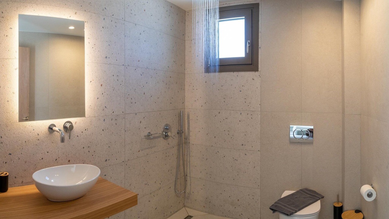 Photo of Bathroom in Adele