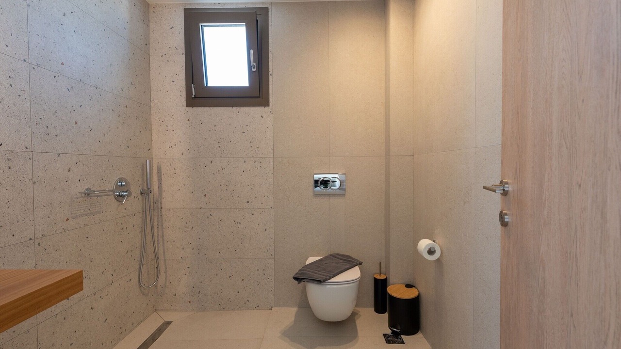 Photo of Bathroom in Adele
