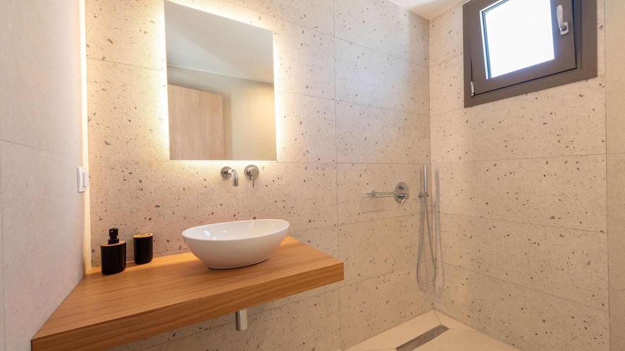 Photo of Bathroom in Adele