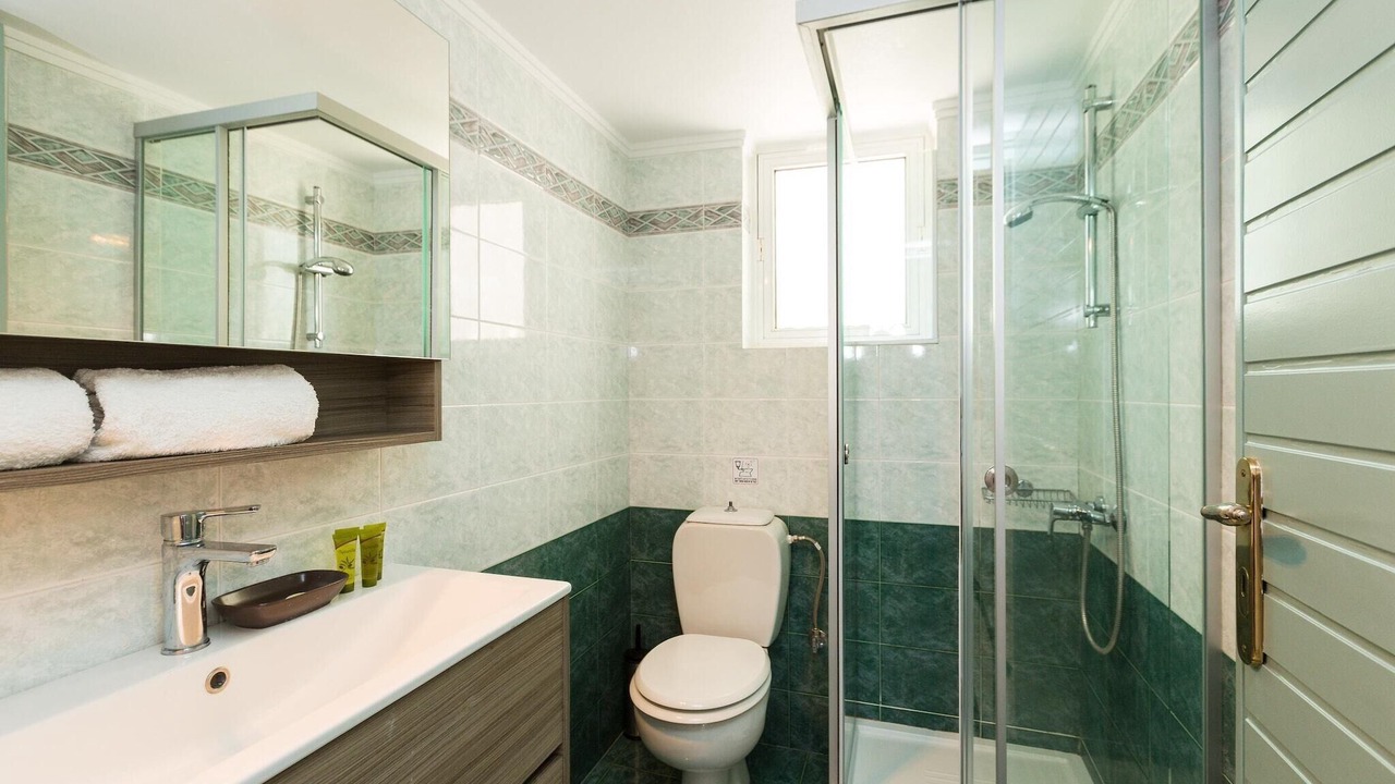 Photo of Bathroom in Prines