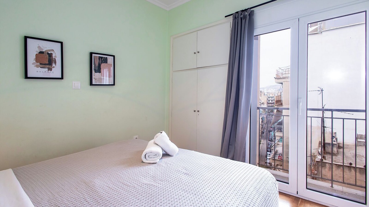 Photo of Bedroom in Platia Viktorias