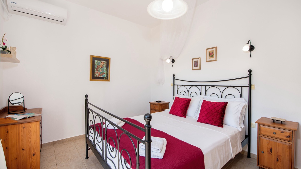 Photo of Bedroom in Chorafakia