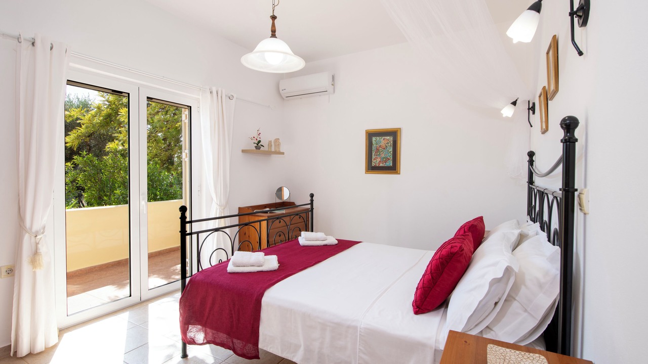 Photo of Bedroom in Chorafakia