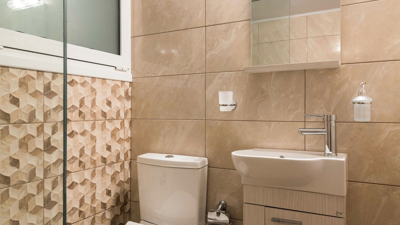 Photo of Bathroom in Petaloudes
