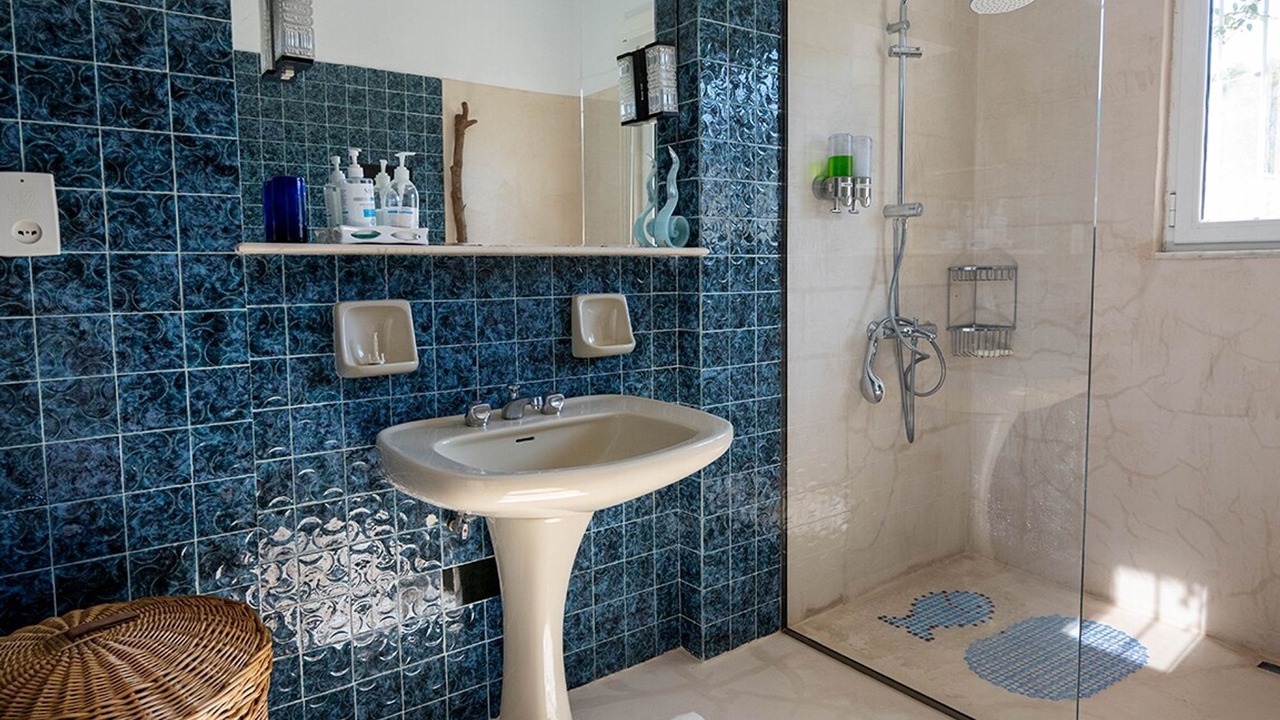 Photo of Bathroom in Limni Vouliagmenis