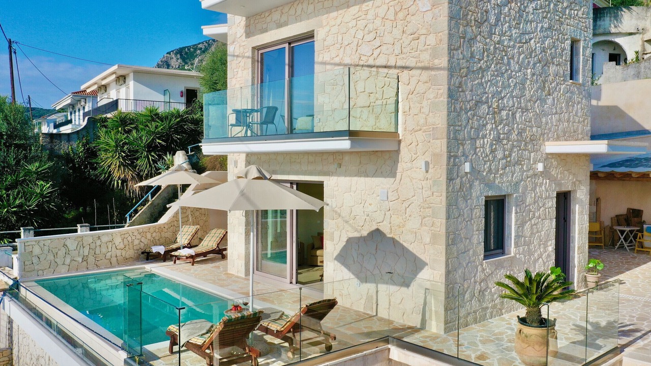 Photo of Patio Balcony in Barbati