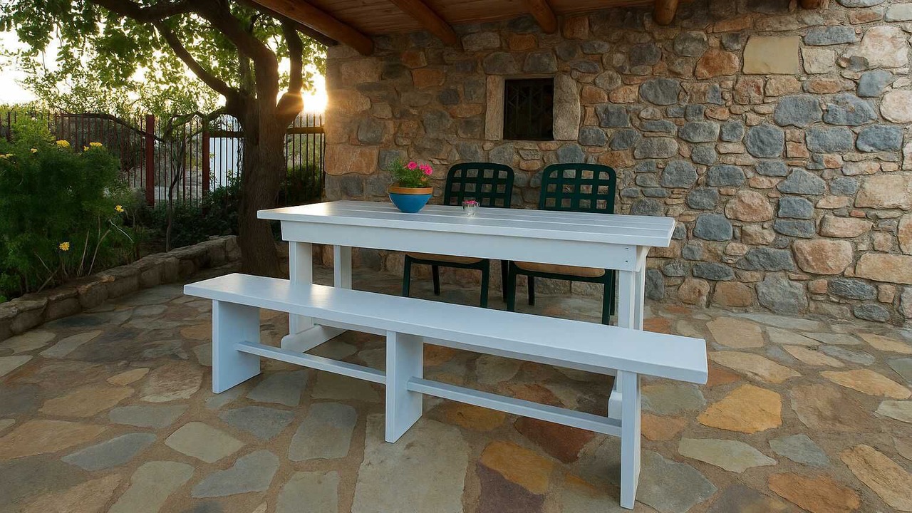 Photo of Outdoor in West Mani