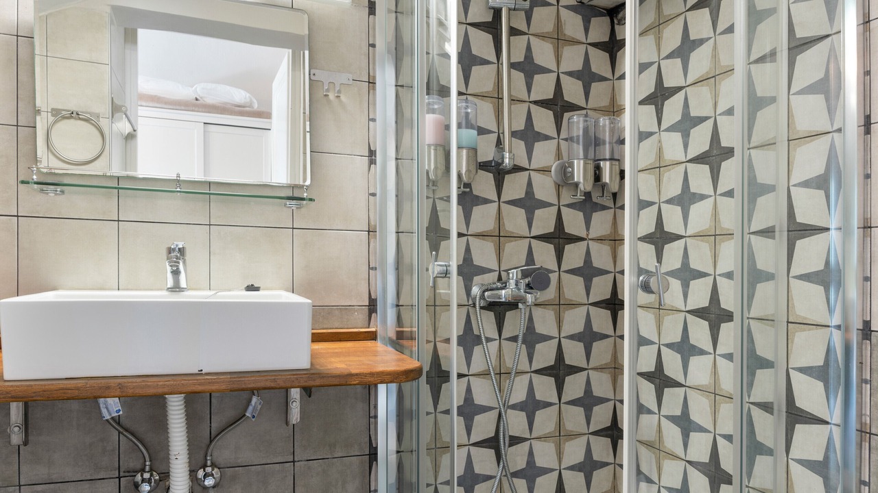 Photo of Bathroom in Pedi
