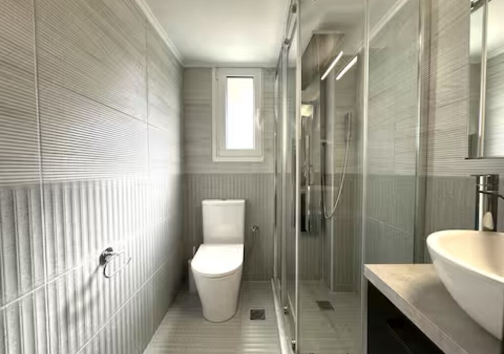 Photo of Bathroom in Ampelokipoi