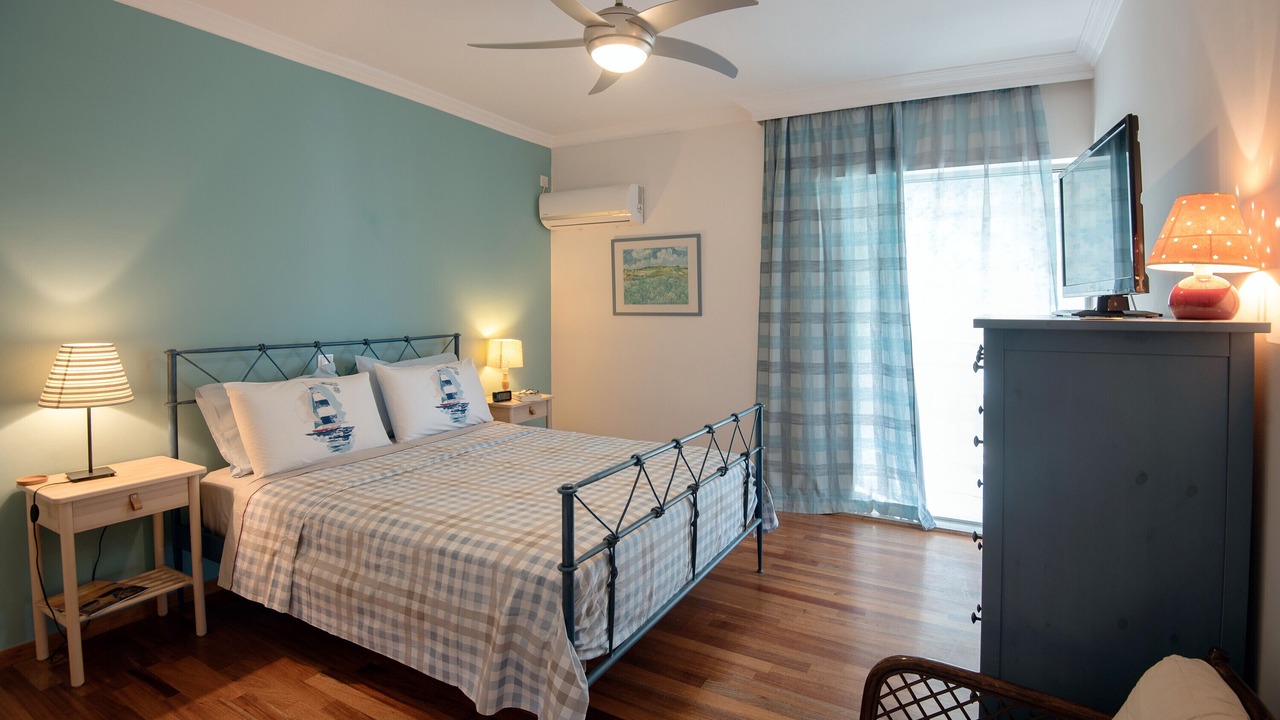 Photo of Bedroom in Alimos