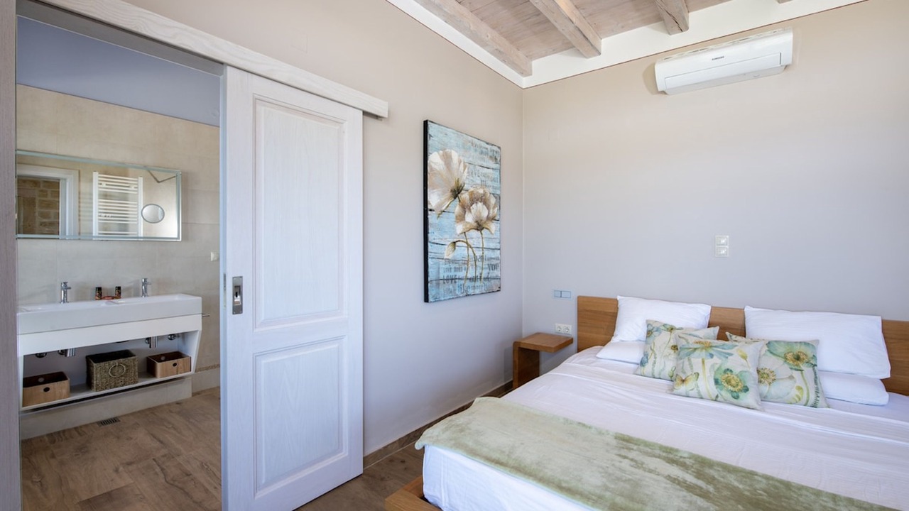 Photo of Bedroom in Atsipópoulon