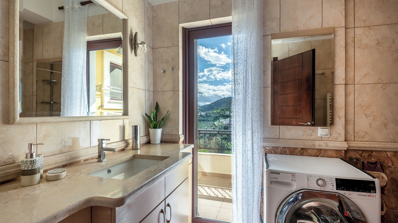 Photo of Bathroom in Stalos