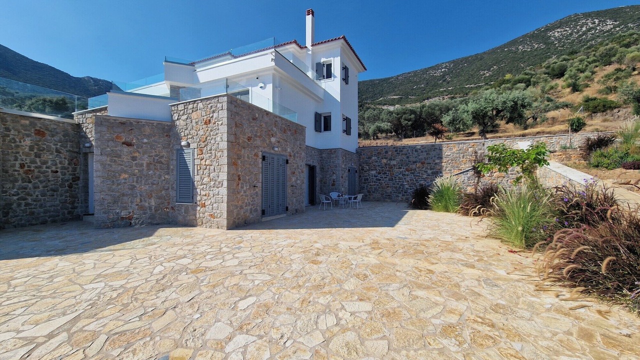 Photo of Outdoor in Melissopetra